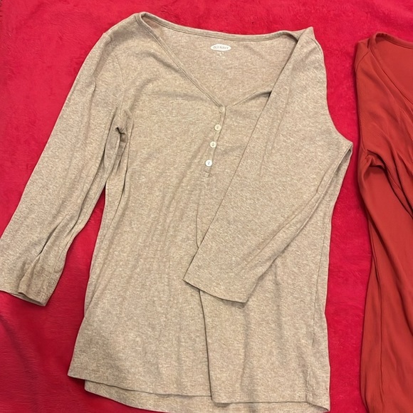 2 pack Old Navy Henley shirts - Picture 8 of 8